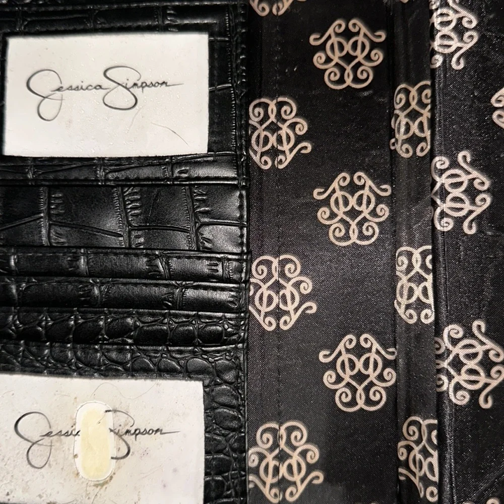 Jessica Simpson ipad case Chevron black and white case with five card slots